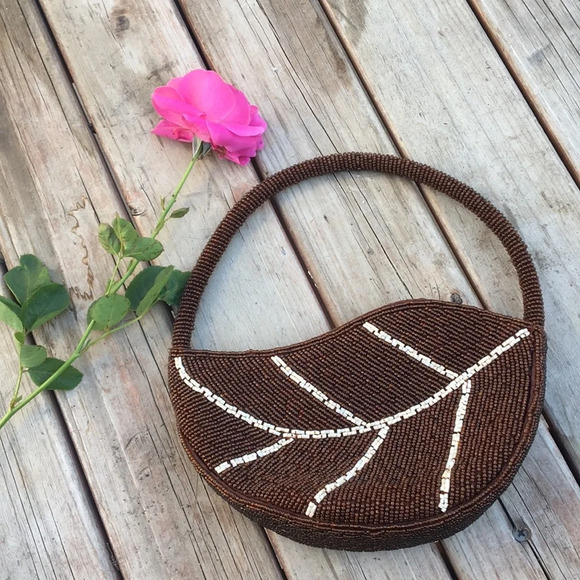 90s‎ Era Vintage Brown/White Beaded Leaf Purse - Picture 1 of 8